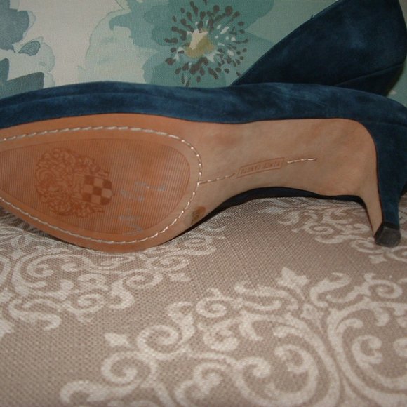Vince Camuto Suede Blue Suede Heels - Picture 6 of 8